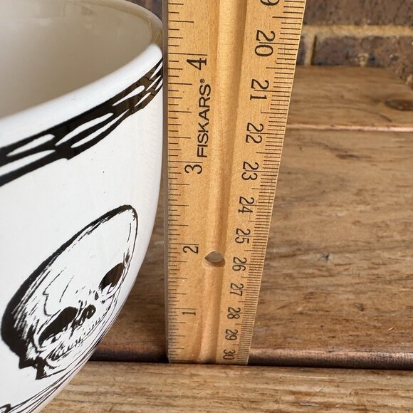 Skull Signature Housewares Ceramic Halloween 3 Nesting Bowls Microwave Safe - Picture 6 of 11